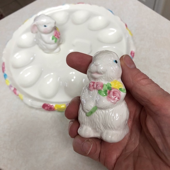 NWOB Ceramic egg plate with bunny S&Ps - Picture 4 of 5